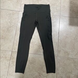 Lululemon workout Leggings size 6